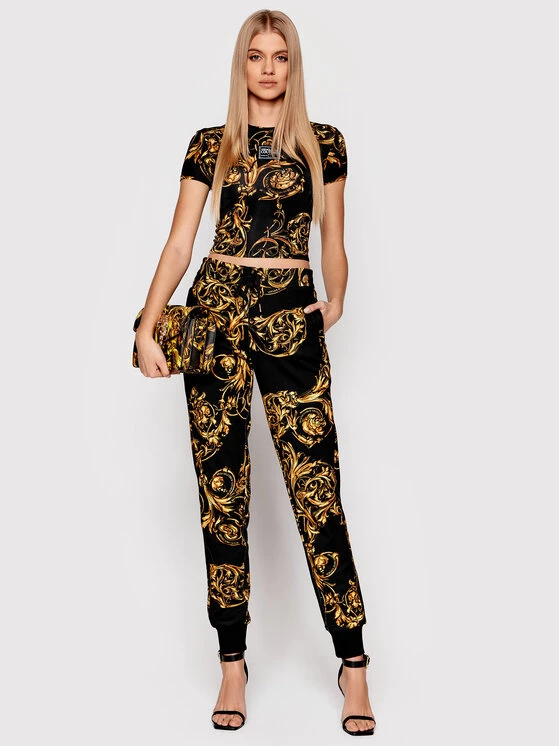 Versace Jeans Couture Γυναίκες Παντελόνια Φόρμας Παντελόνι φόρμας Regalia 72HAA310 Μαύρο Regular Fit 4 Versace Jeans Couture Γυναίκες Παντελόνια Φόρμας Παντελόνι φόρμας Regalia 72HAA310 Μαύρο Regular Fit - Image 2